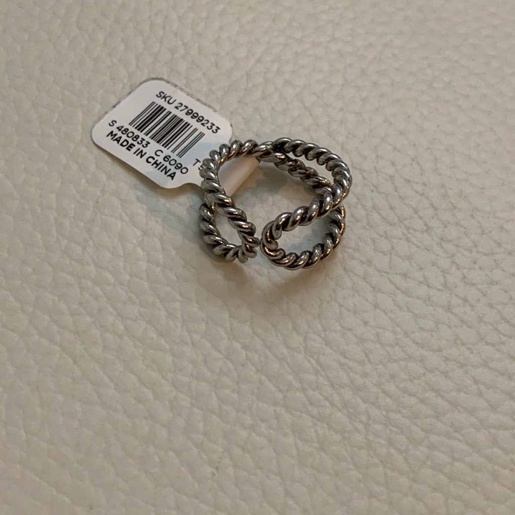 Loft Beautiful Ring Size 7 29$